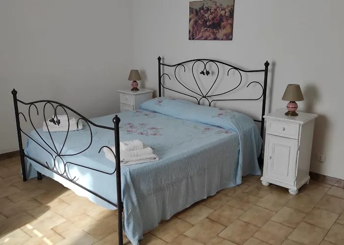 Casa Di Anna A Maratea, Graziosa E Accogliente Con Spazio Esterno Privato, Servito Di Bus Per Le Spiagge